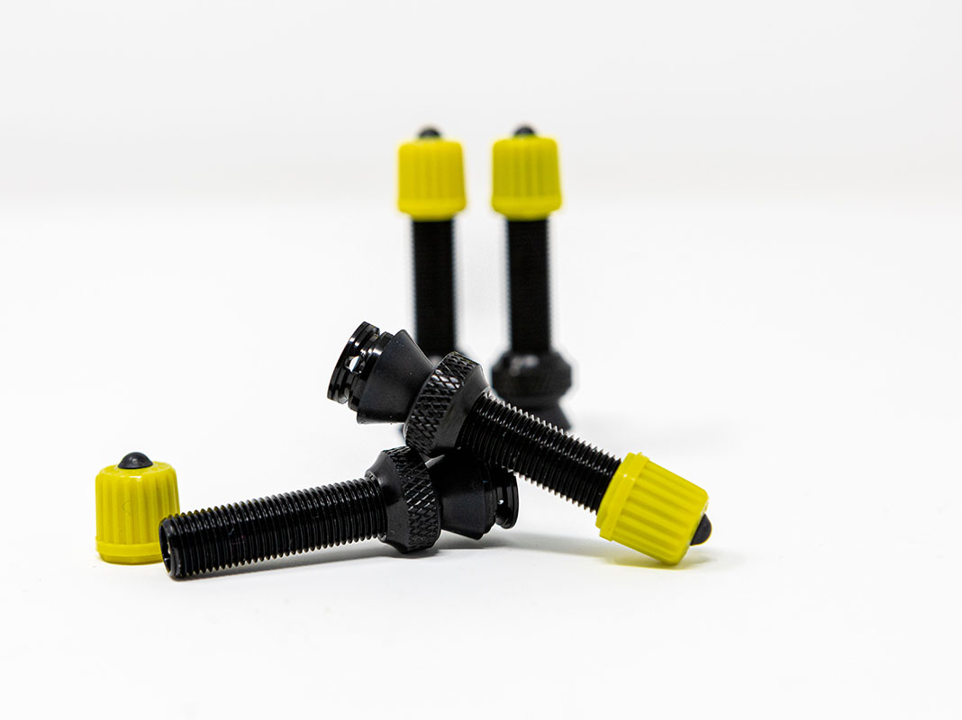 bicis • Válvulas Roval para Tubeless, Cinta convertidor a Tubeless, Sellante antipinchazos X-Sauce